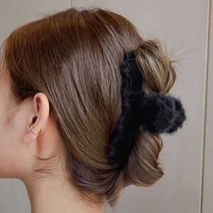 Black Fluffy Hair Claw